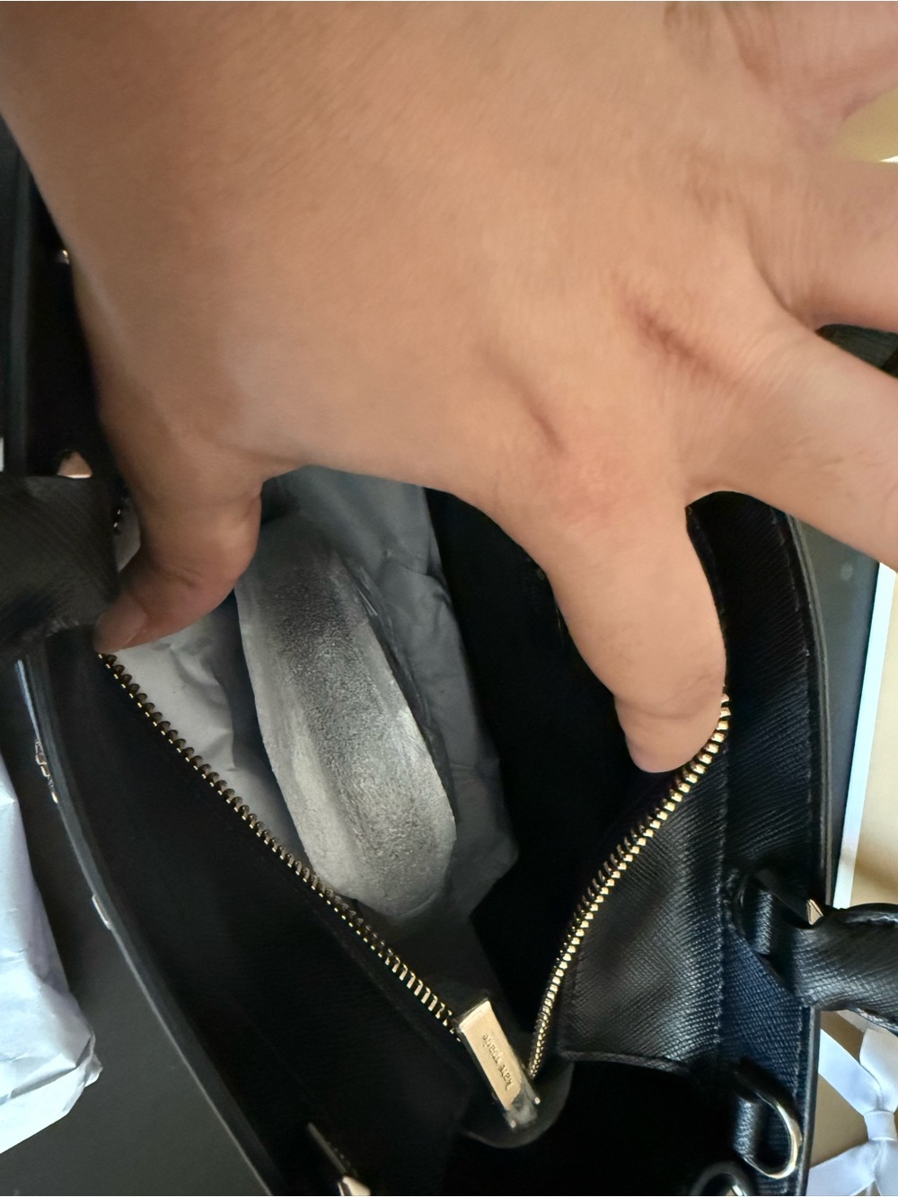 💯% Auethentic Kate Spade Black Polka Dot Satchel with Pink & White Dots - Picture 11 of 12